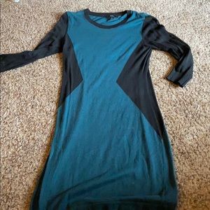 Ladies Knit/sweater like dress green&black size M